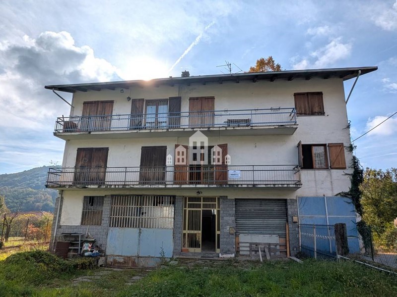 Quadrilocale in Vendita a Val di Chy, 24'000€, 68 m²