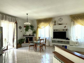 Appartamento in Vendita a Cairo Montenotte, 129'000€, 155 m²