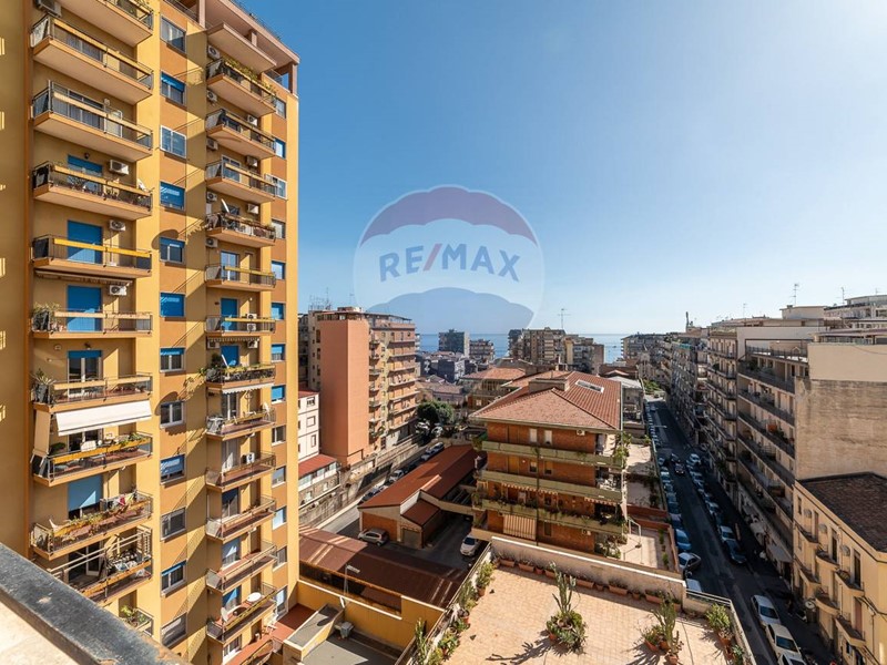 Appartamento in Vendita a Catania, 275'000&euro;, 225 m²