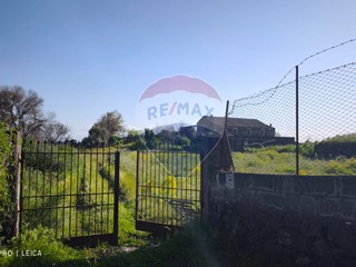 Rustico in Vendita a Misterbianco, 300'000€, 169 m²