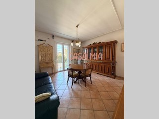 Villa in Vendita a Rottofreno, 400'000€, 350 m²