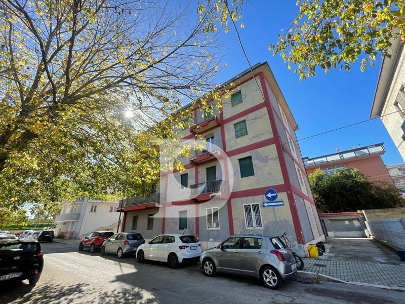 Trilocale in Vendita a Pescara, 98'000€, 106 m²