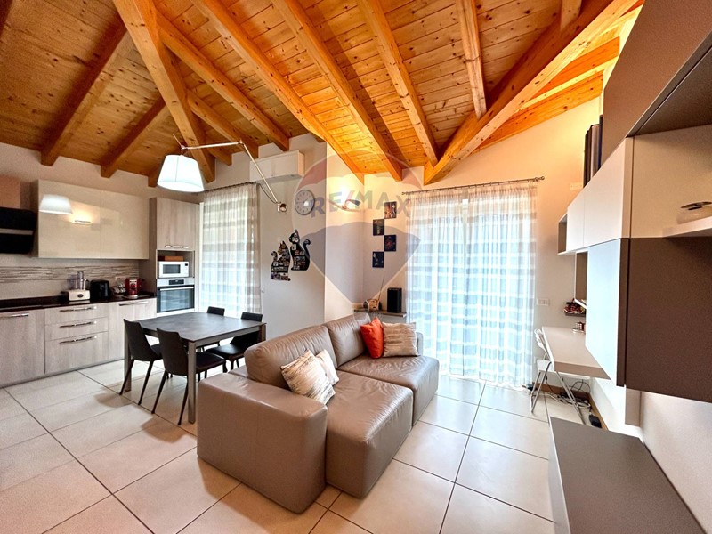 Bilocale in Vendita a Sovere, 105'000€, 71 m²