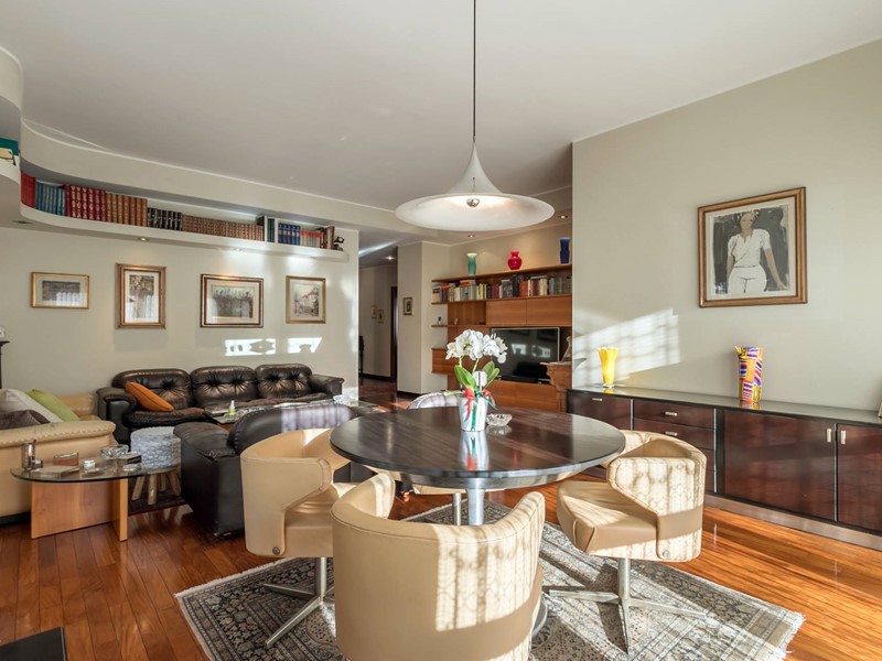 Appartamento in Affitto a Bergamo, 1'500€, 191 m²