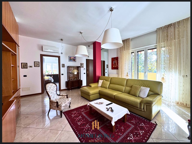 Trilocale in Vendita a Corsico, 305'000€, 102 m²