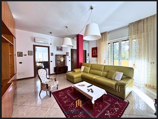 Trilocale in Vendita a Corsico, 305'000€, 102 m²