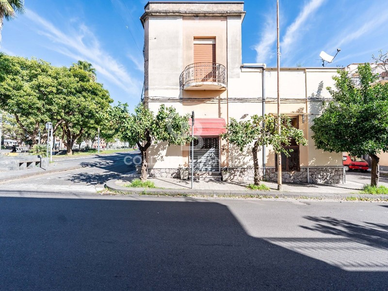 Immobile commerciale in Vendita a Mascali, 59'000€, 63 m²