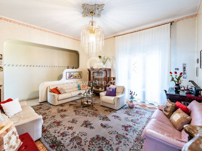 Appartamento in Vendita a Aci Catena, 73'000€, 129 m²