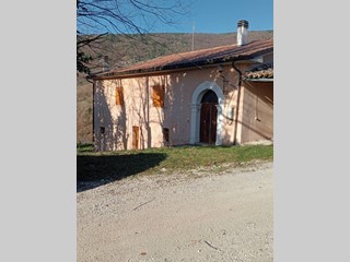 Casa Indipendente in Vendita a Genga, 160'000&euro;, 156 m²