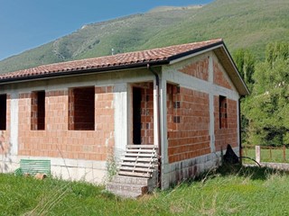 Casa Indipendente in Vendita a Fabriano, 85'000€, 100 m²