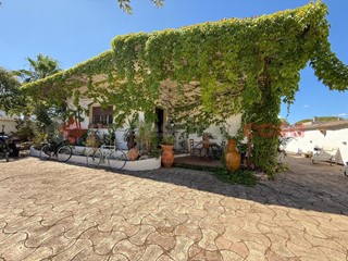 Villa in Vendita a Manduria, 179'000€, 135 m², arredato