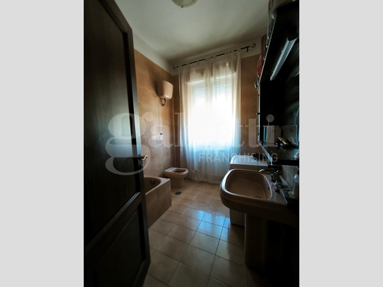 Appartamento in Vendita a Corchiano, 69'000€, 130 m²