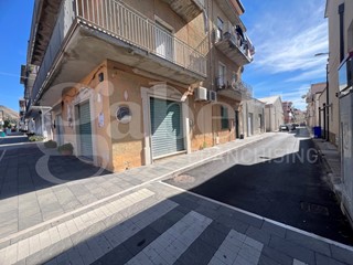 Negozio in Vendita a Amantea, 95'000€, 57 m²