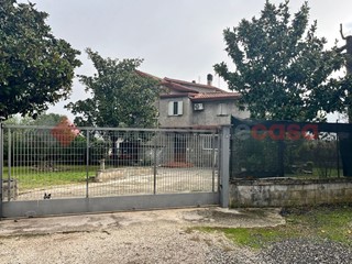 Casa Indipendente in Vendita a Cassino, 250'000€, 439 m²