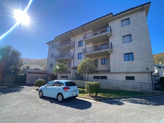 Bilocale in Vendita a Scoppito, 85'000&euro;, 63 m², con Box