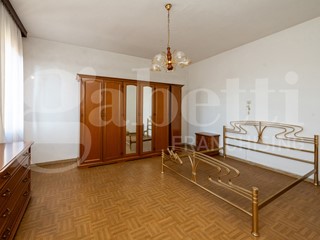 Villa bifamiliare in Vendita a Pozzonovo, 120'000€, 178 m²