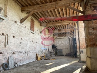 Casale in Vendita a Baone, 110'000€, 915 m²
