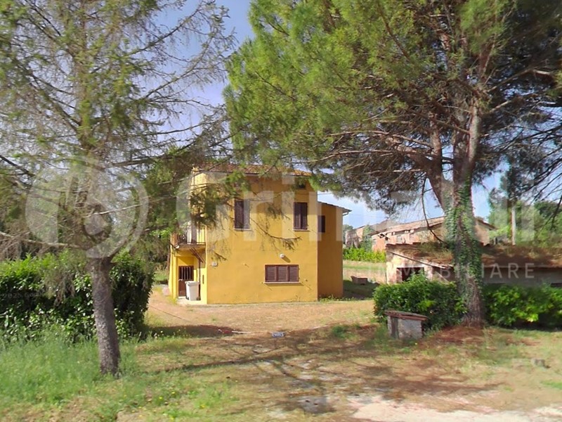 Casa Indipendente in Vendita a Bettona, 68'000€, 160 m²