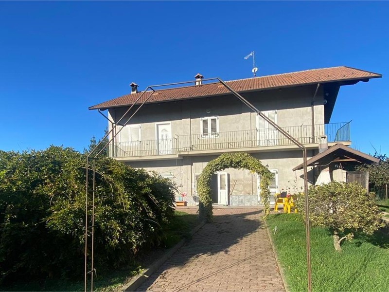 Casale in Vendita a Saluggia, 230'000€, 230 m²