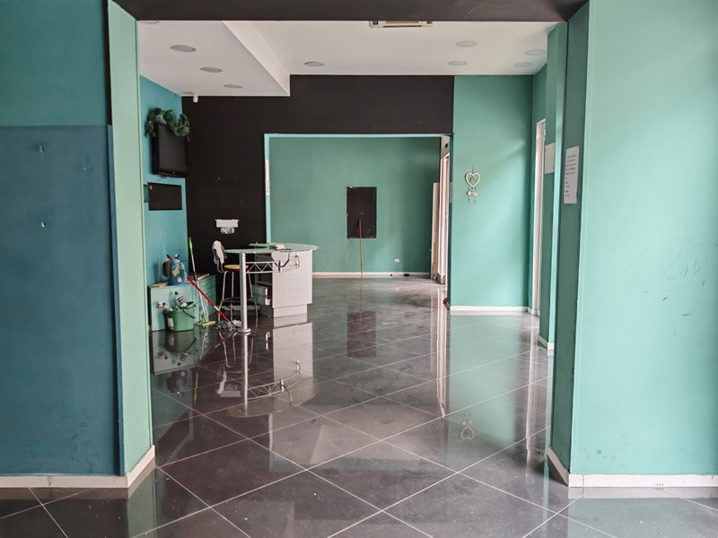 Negozio in Affitto a Venafro, 900&euro;, 180 m²