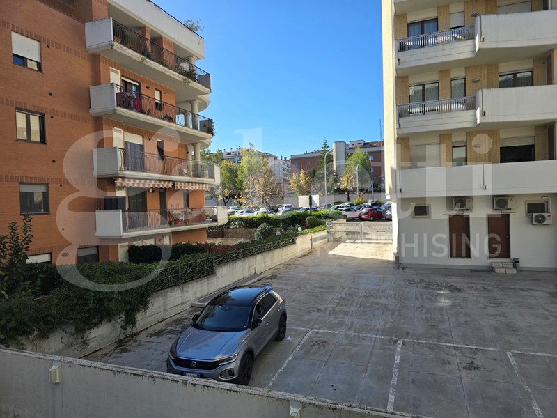 Ufficio in Vendita a Vasto, 129'000&euro;, 68 m², arredato