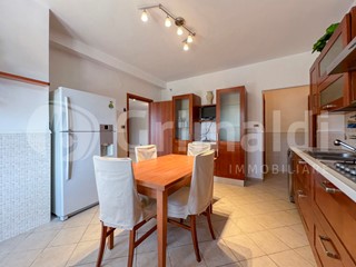 Quadrilocale in Vendita a Pozzuoli, 345'000€, 150 m², arredato