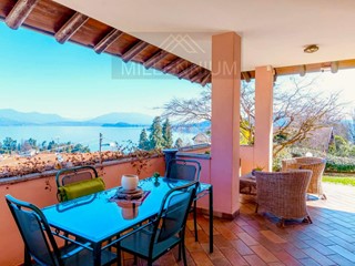 Villa in Vendita a Meina, 875'000€, 400 m²