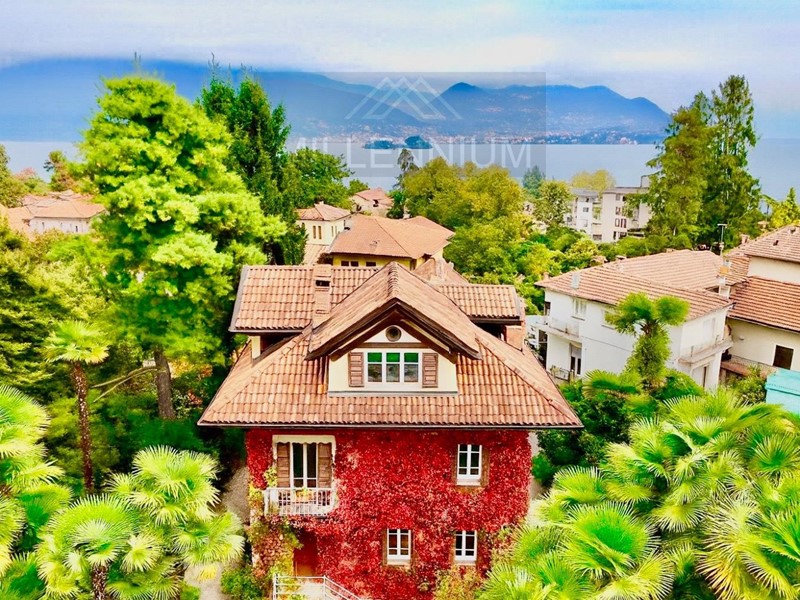 Villa in Vendita a Stresa, 625'000€, 220 m²