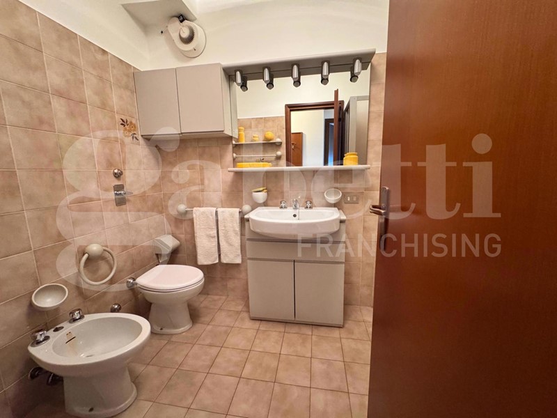 Trilocale in Affitto a Lecco, 800€, 85 m², arredato