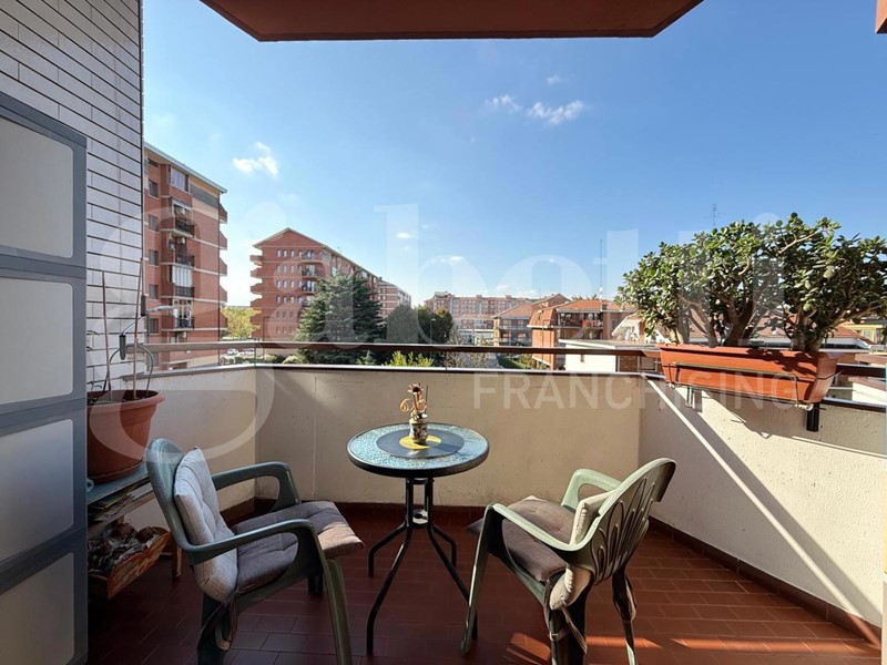 Appartamento in Vendita a Torino, 240'000€, 140 m²