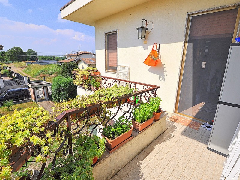 Appartamento in Vendita a Inveruno, 157'000€, 130 m²