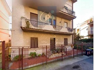 Quadrilocale in Vendita a Monterotondo, 115'000€, 110 m²