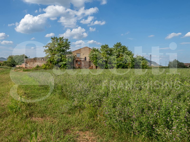 Capannone in Vendita a Este, 100'000€, 600 m²