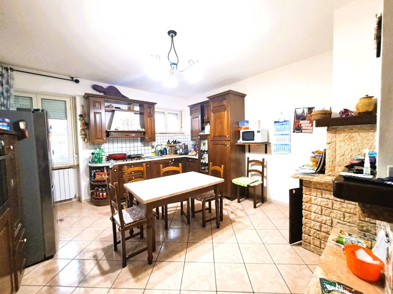 Appartamento in Vendita a Montecchio, 95'000€, 110 m²