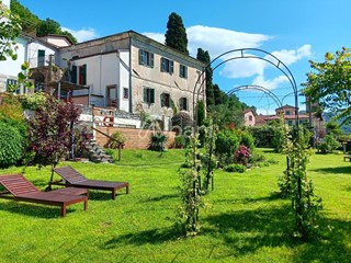 Casa Indipendente in Vendita a Licciana Nardi, 495'000€, 560 m², arredato