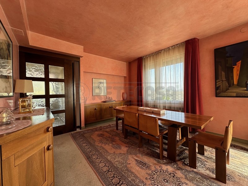 Appartamento in Vendita a Bassano del Grappa, 380'000€, 250 m², con Box