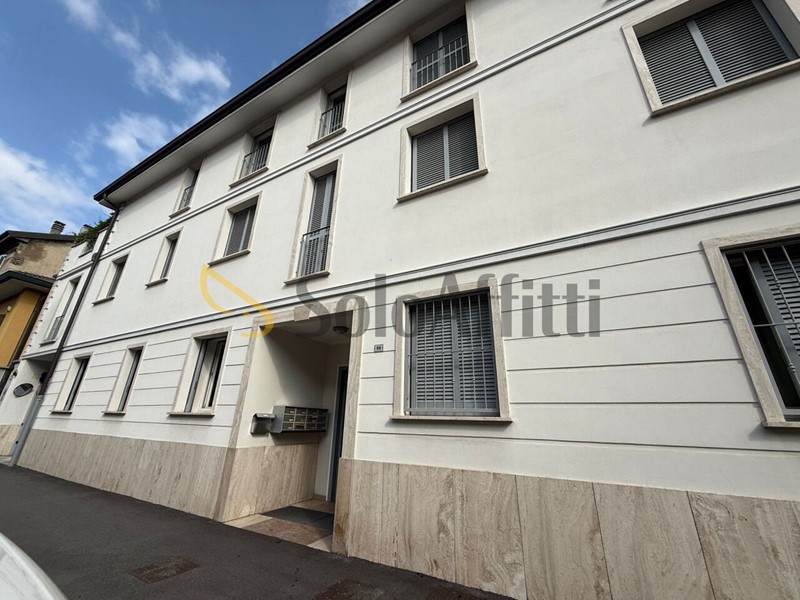 Trilocale in Affitto a Seregno, zona San Rocco, 1'000€, 107 m²