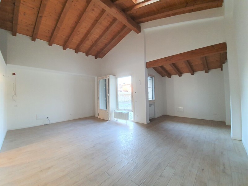 Trilocale in Vendita a Bovezzo, 227'000€, 92 m², con Box