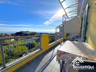 Appartamento in Vendita a Pietra Ligure, 509'000€, 160 m², arredato, con Box