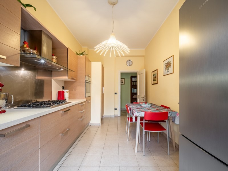 Appartamento in Vendita a Reggio Emilia, 170'000€, 104 m², con Box