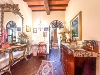 Casa Indipendente in Vendita a Amelia, 990'000€, 338 m²