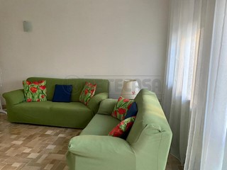 Appartamento in Affitto a Vicenza, 830€, 107 m², arredato, con Box
