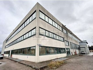 Capannone in Vendita a Dueville, 7710 m²