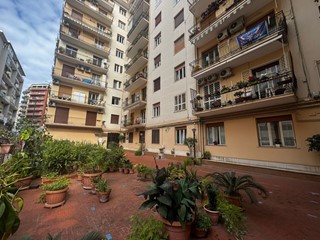 Appartamento in Vendita a Napoli, 500'000€, 120 m²