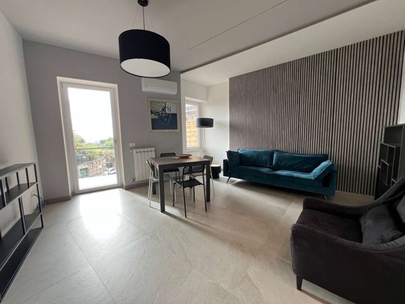 Trilocale in Affitto a Napoli, 1'500€, 100 m², arredato