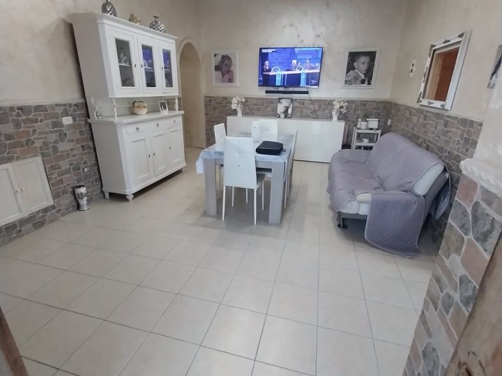 Quadrilocale in Vendita a Acerra, 135'000€, 130 m²