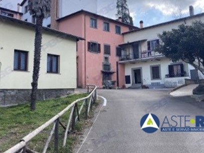 Quadrilocale in Vendita a Viterbo, 47'000€, 134 m²