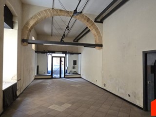Negozio in Affitto a Alcamo, 200 m²