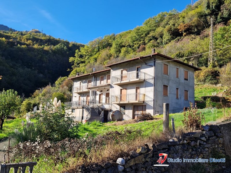 Villa in Vendita a Capo di Ponte, 350'000€, 700 m²