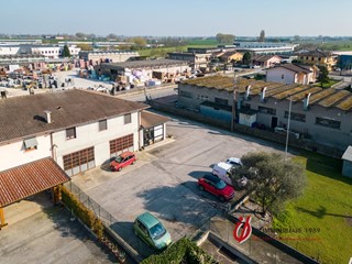 Laboratorio in Vendita a Isola della Scala, 166'000€, 145 m²